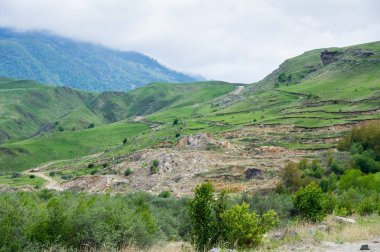 Rusya'nın Kafkasya dağlarında baksan gorge