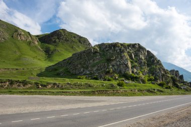 Rusya'nın Kafkasya dağlarında baksan gorge