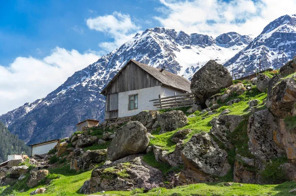 Rusya'nın Kafkasya dağlarında baksan gorge