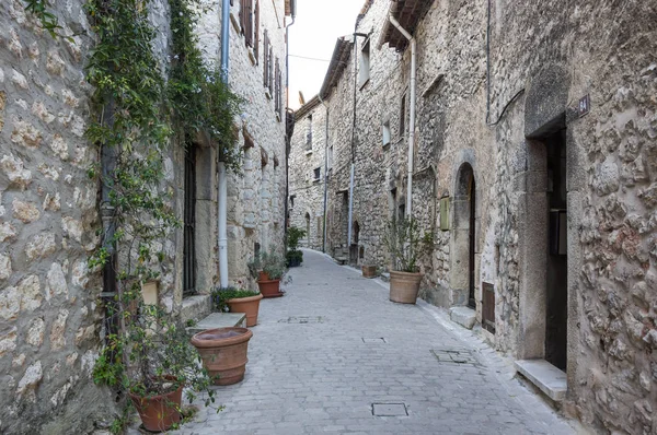 Straße von tourrettes-sur-loup — Stockfoto