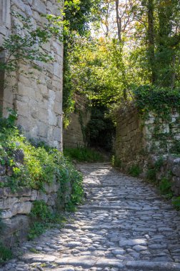 Oppede-le-Vieux Caddesi