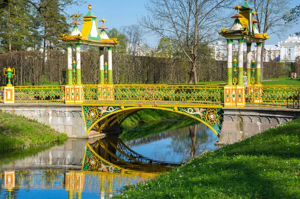 Brücke über Kanal im Alexanderpark — Stockfoto