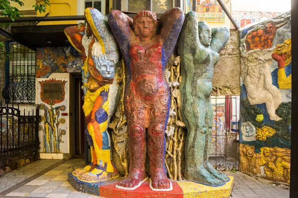 Mosaic statues in Saint-Petersburg — Stock Photo, Image