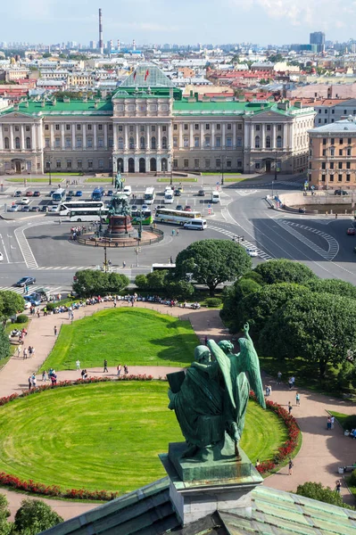 Saint Isaac's plein in Sint-Petersburg — Stockfoto