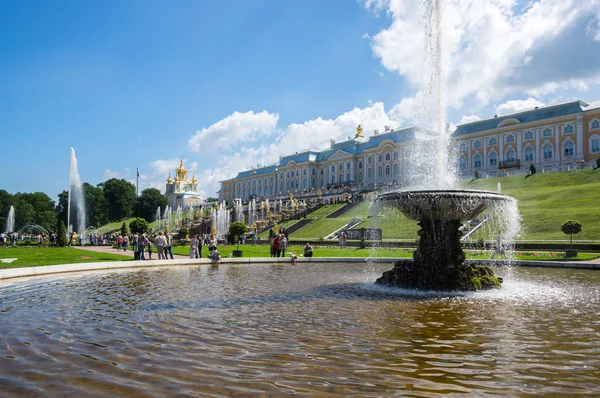 Grand peterhof palatset — Stockfoto