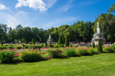 Peterhof alt Bahçe Roma çeşmeleri