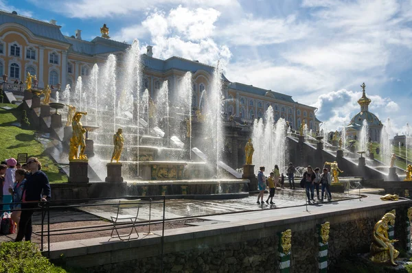 Fontaines de la Grande Cascade, Saint-Pétersbourg — Photo