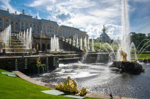 Fountains of the Grand Cascade, Saint-Petersburg — Stock Photo, Image