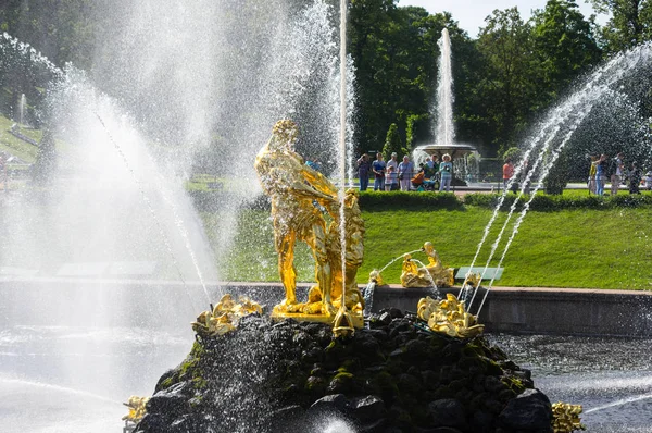 Samson fountain of the Grand Cascade — Stock Photo, Image