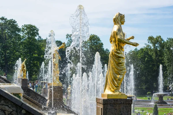 Fountains of the Grand Cascade, Saint-Petersburg — Stock Photo, Image