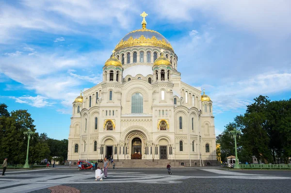 Marine kathedraal in Kronshtadt, Sint-Petersburg, Rusland — Stockfoto