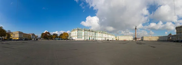 Palatstorget i St Petersburg — Stockfoto