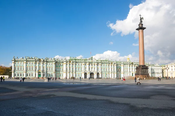 Het Winterpaleis in Sint-Petersburg, Rusland — Stockfoto