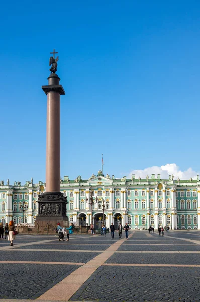 Palacio de Invierno en San Petersburgo, Rusia — Foto de Stock