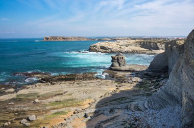 Atlantik Okyanusu kıyısında