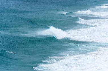 Atlantik Okyanusu kıyısında