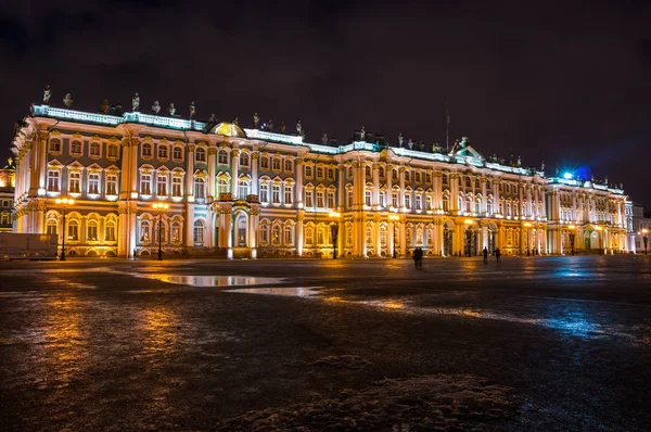 Saint Petersburg'daki Kış Sarayı — Stok fotoğraf