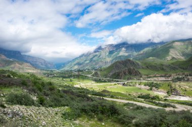 Rusya'nın Kafkasya dağlarında baksan gorge