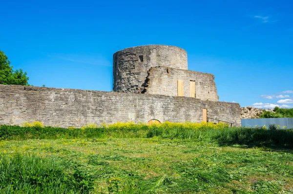 Руины Копорской крепости — стоковое фото