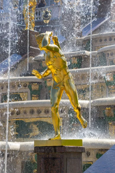 Fountains of the Grand Cascade, Saint-Petersburg — Stock Photo, Image