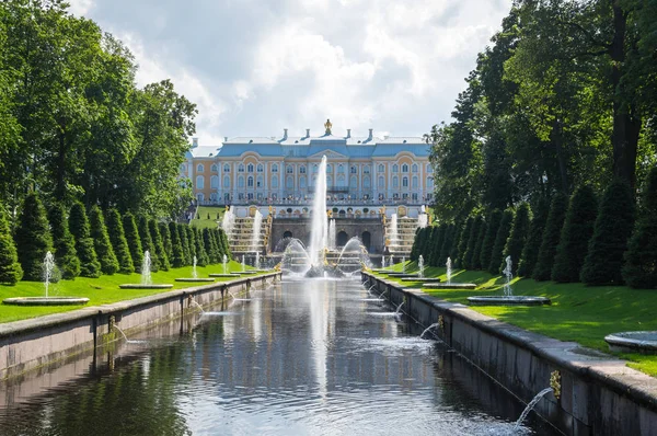 Grand Peterhof Palace — Stock Photo, Image