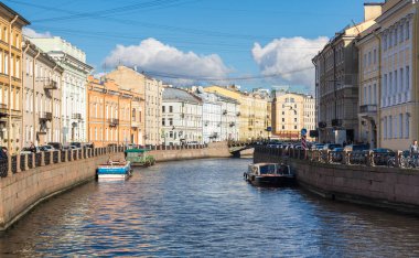 Saint-Petersburg Moika Nehri'nin set of görünümü