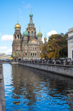 Kurtarıcının Kilisesi Kan Döküyor