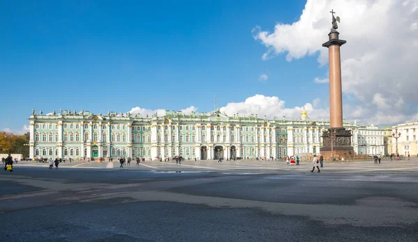 Der winterpalast in saint-petersburg, russland — Stockfoto