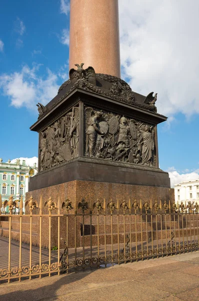 A Coluna Alexander em São Petersburgo, Rússia — Fotografia de Stock