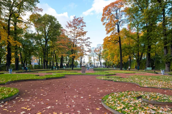 Летний сад в Санкт-Петербурге, Россия — стоковое фото