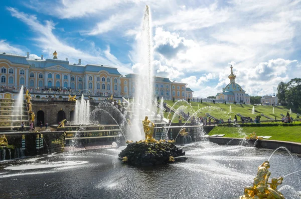 Fontaines de la Grande Cascade, Saint-Pétersbourg — Photo