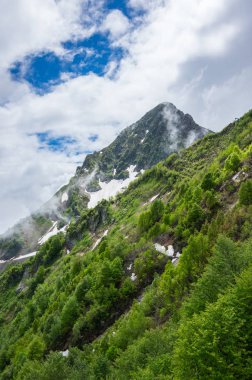 Kafkas Dağları'nın görünümü
