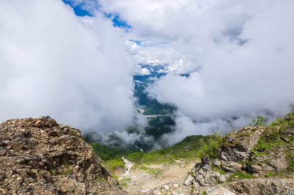 Vista de las montañas caucásicas — Foto de Stock