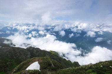 Kafkas Dağları'nın görünümü