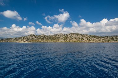 Akdeniz kıyıları.
