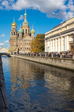 Kan Dökülen Kurtarıcı Kilisesi, Rusya 'nın Saint Petersburg şehrinin en önemli manzaralarından biridir.