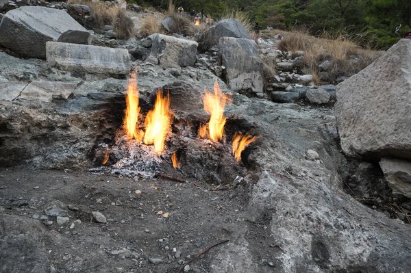 来自土耳其Cirali地下Chimaera山的火焰 — 图库照片
