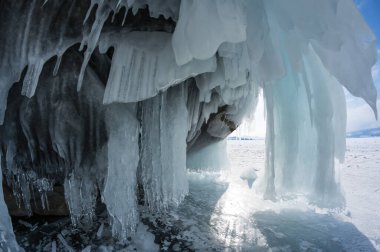 Kışın Deniz Baykal, en derin ve en büyük tatlı su Gölü yanında Güney Sibirya, Rusya'da bulunan güç dünyanın görünümü