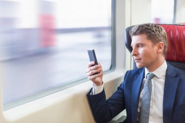 işadamı bir tren