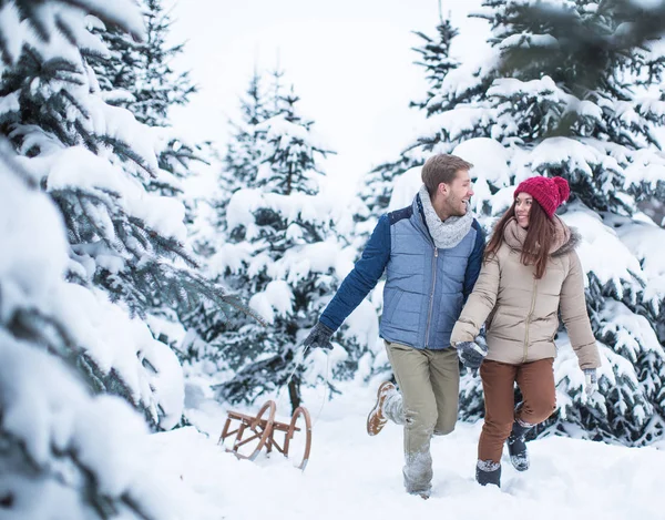 Smiling couple outdoors — Stock Photo, Image