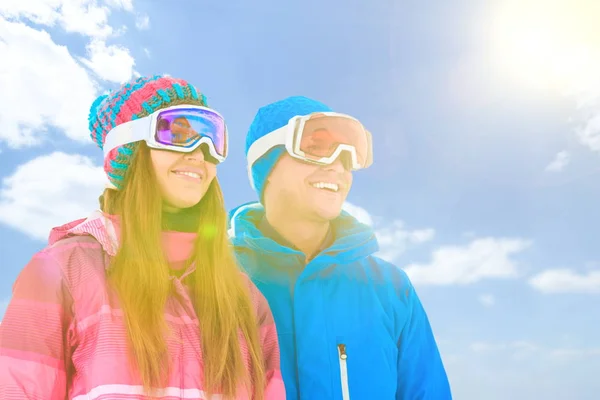 Junge Menschen im Freien — Stockfoto