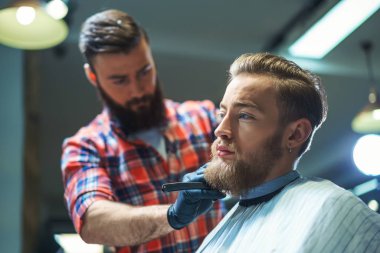 Çalışma adam kapalı