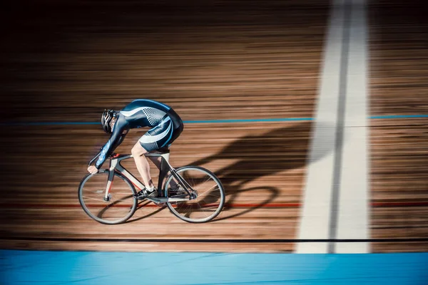 Competitivo en velódromo — Foto de Stock