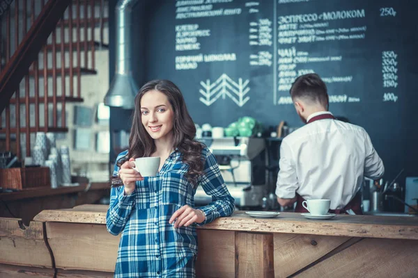 Bij koffie shop — Stockfoto