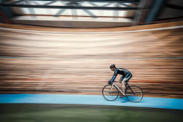 Sportoló a velodrome — Stock Fotó