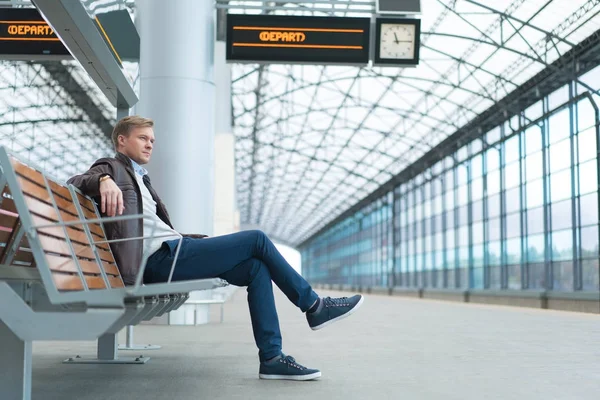 Passeggero alla stazione — Foto Stock