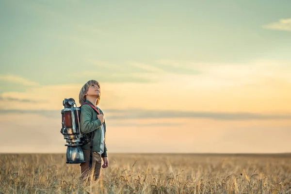 Traumkind im Freien — Stockfoto