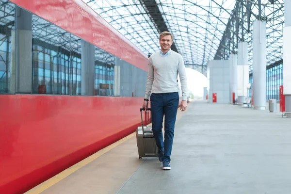 Viajar con gente adentro — Foto de Stock