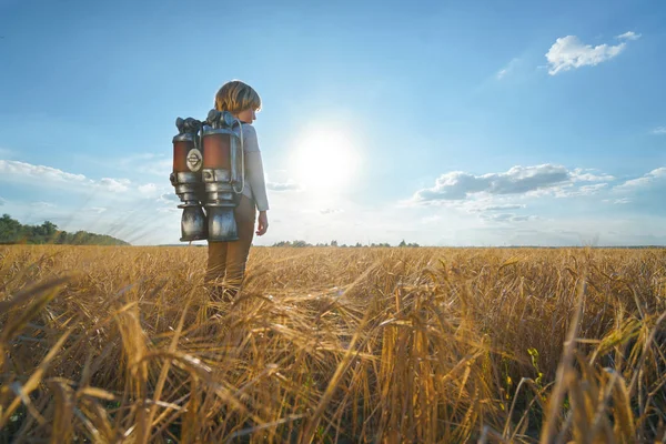 Băiat cu un rucsac — Fotografie, imagine de stoc