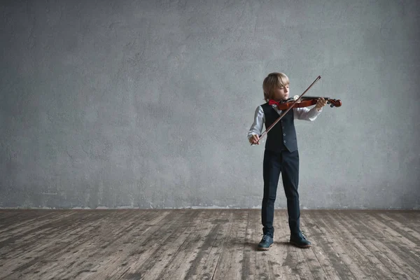 Músico em estúdio — Fotografia de Stock